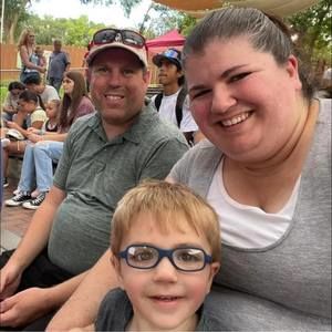 Meet your Posher, Lacy